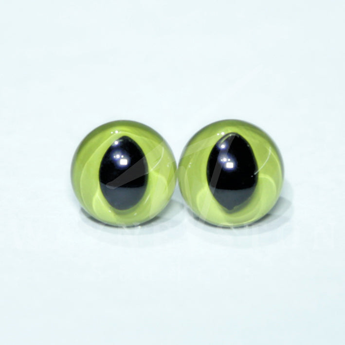Enamel Cat Glass Eyes Medium Green - Narrow Loop