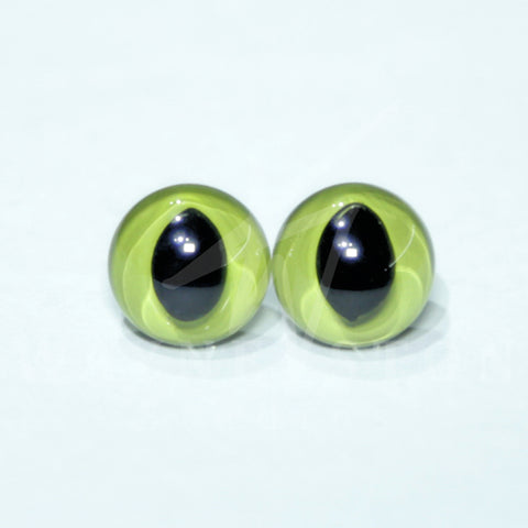 Enamel Cat Glass Eyes Medium Green - Narrow Loop