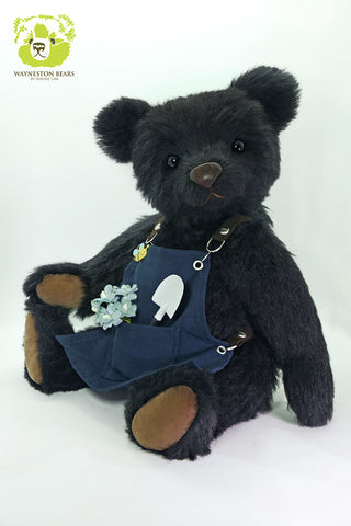 Artist Bear, Haru by Wayneston Bears