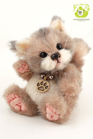 Artist Squirrel, Jovan by Wayneston Bears