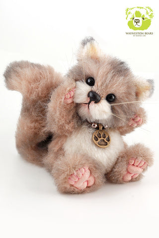 Artist Squirrel, Jovan by Wayneston Bears