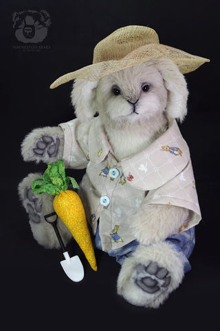 Artist Bunny, Blanche by Wayneston Bears