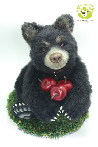 Artist Bear, Pomme by Wayneston Bears